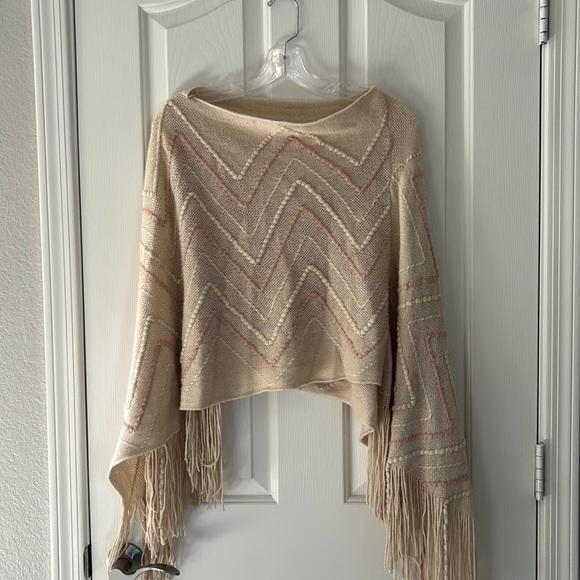 Karma Cream & Peach Textured Knit Poncho Pullover With Fringe - Picture 2 of 9